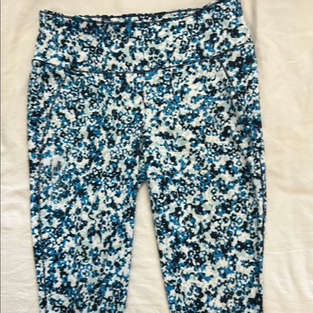 Talbots women’s Blue Patterned Leggings